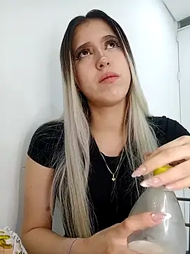 Snapshot of eva-2023 chatting on 25, 10, 2025 eva-2023 online show from 25, 10, 2025