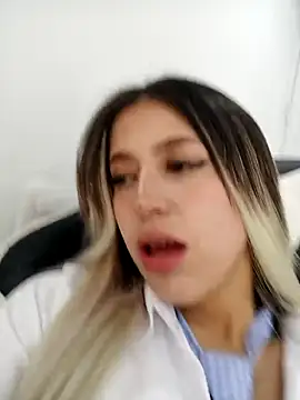 Snapshot of eva-2023 chatting on 4, 11, 2025 eva-2023 online show from 4, 11, 2025