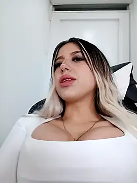 Snapshot of eva-2023 chatting on 9, 11, 2025 eva-2023 online show from 9, 11, 2025