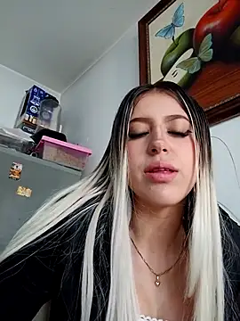 Snapshot of eva-2023 chatting on 12, 11, 2025 eva-2023 online show from 12, 11, 2025