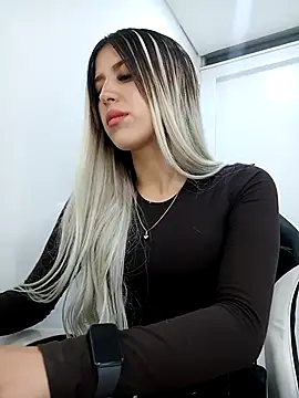 Snapshot of eva-2023 chatting on 20, 11, 2025 eva-2023 online show from 20, 11, 2025