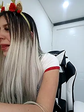 Snapshot of eva-2023 chatting on 21, 11, 2025 eva-2023 online show from 21, 11, 2025