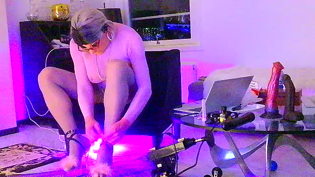 CharlotteVixxens online show from 10, 4, 2026