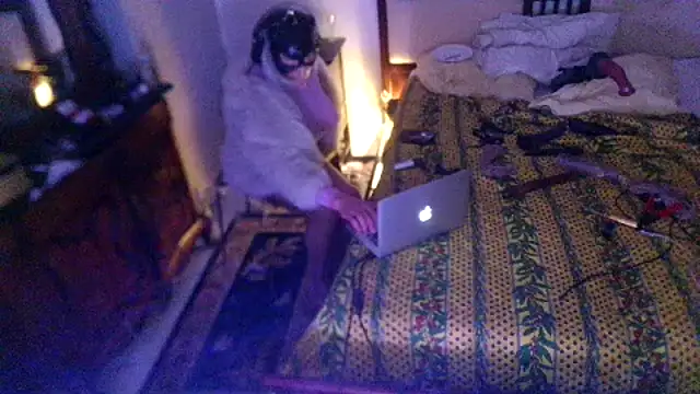 Snapshot of CharlotteVixxens chatting on 30, 4, 2026 CharlotteVixxens online show from 30, 4, 2026