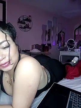 Snapshot of Lia_Roxx chatting on 20, 11, 2025 Lia Roxx online show from 20, 11, 2025