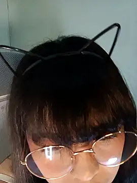 Snapshot of Chall_mee chatting on 17, 11, 2025 Chall mee online show from 17, 11, 2025