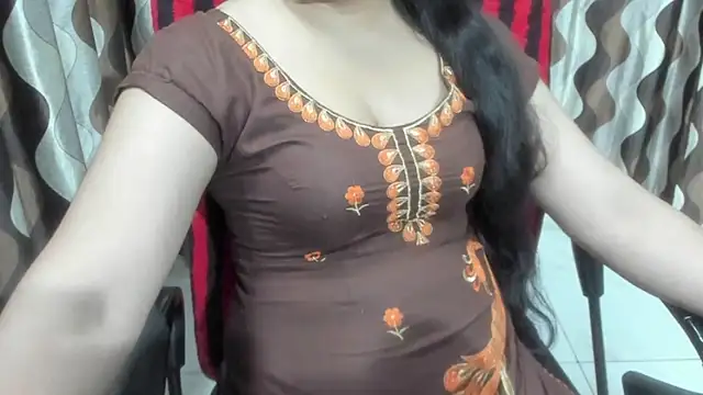 Snapshot of Kaur_Jannat chatting on 8, 5, 2026 Kaur Jannat online show from 8, 5, 2026