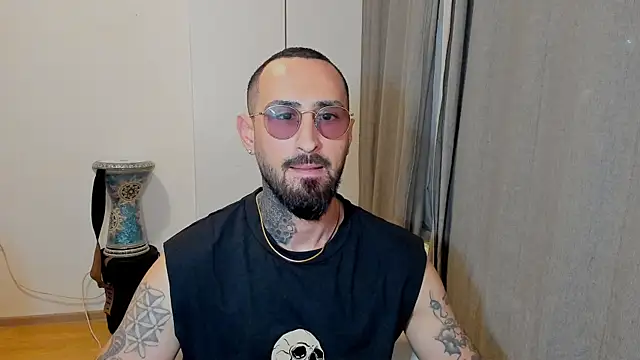 Baddfuckerr online show from 19, 1, 2025