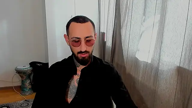 Baddfuckerr online show from 28, 1, 2025