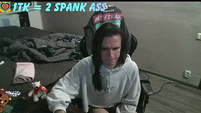 izilizi 23 online show from 11, 11, 2025