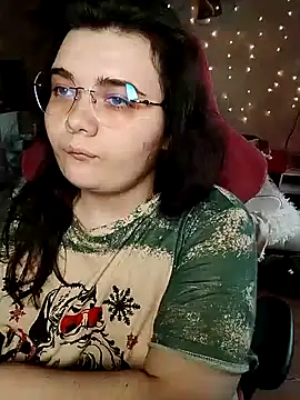 Snapshot of DenisHailey chatting on 3, 2, 2025 DenisHailey online show from 3, 2, 2025