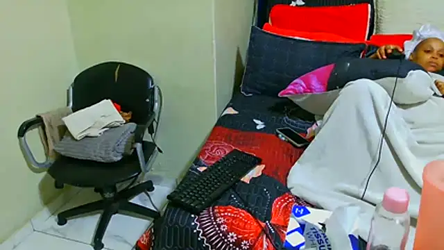 THESHORTQUEEN online show from 22, 12, 2025