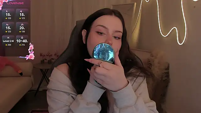 CoralineKeyns online show from 10, 3, 2026