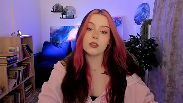 CoralineKeyns online show from 15, 4, 2026