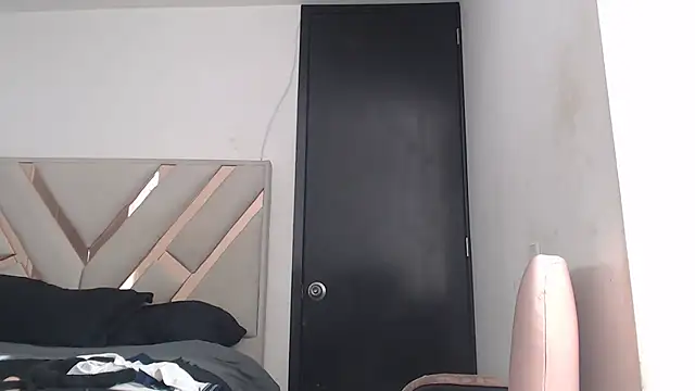 Snapshot of fairylatin222 chatting on 27, 10, 2025 fairylatin222 online show from 27, 10, 2025