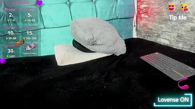 Snapshot of Cloee66 chatting on 24, 10, 2025 Cloee66 online show from 24, 10, 2025