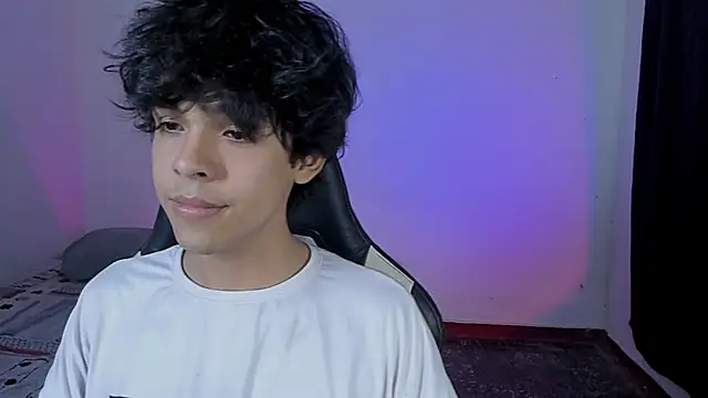 Snapshot of Alan26_ chatting on 18, 11, 2025 Alan26 online show from 18, 11, 2025