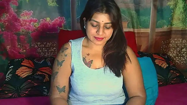 RoyalIndianCreamPuff online show from 13, 6, 2026