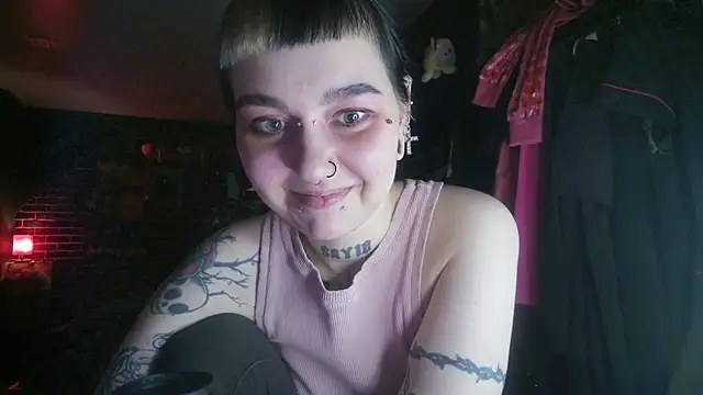 Snapshot of MoorderxDoll chatting on 12, 1, 2025 MoorderxDoll online show from 12, 1, 2025