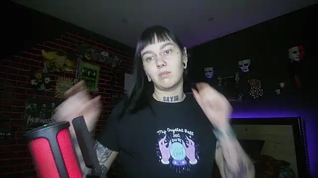 Snapshot of MoorderxDoll chatting on 25, 11, 2025 MoorderxDoll online show from 25, 11, 2025