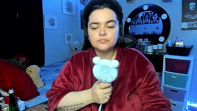 Snapshot of Luise_Meyrink chatting on 21, 10, 2025 Luise Meyrink online show from 21, 10, 2025