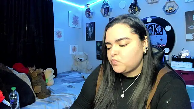 Snapshot of Luise_Meyrink chatting on 22, 10, 2025 Luise Meyrink online show from 22, 10, 2025