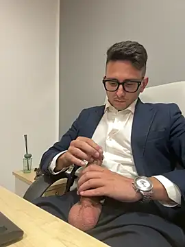 Snapshot of masterboss_ chatting on 28, 10, 2025 masterboss  online show from 28, 10, 2025