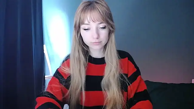 LuciaYoung online show from 22, 2, 2025