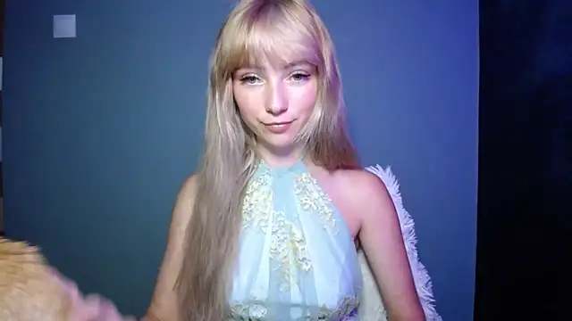 LuciaYoung online show from 9, 9, 2025