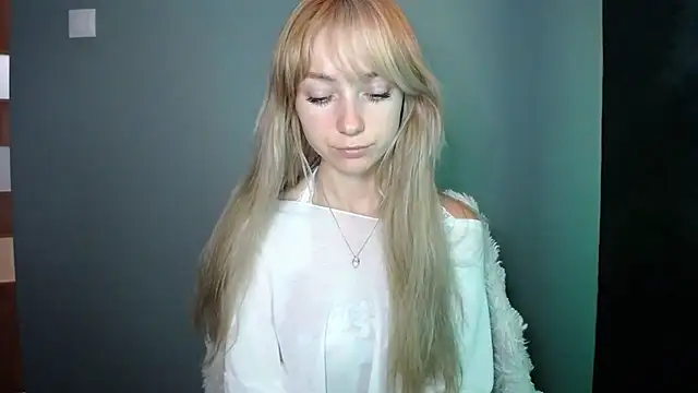 LuciaYoung online show from 23, 9, 2025