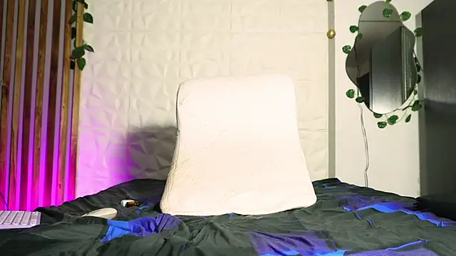 argiee taylorxs2 online show from 18, 3, 2025