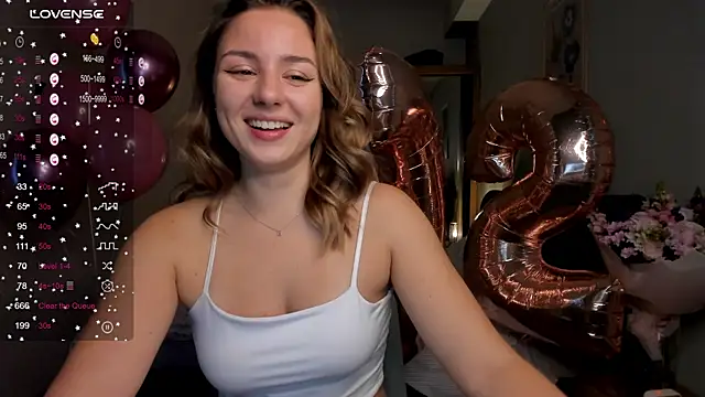 ThreeshaWhite online show from 7, 11, 2025