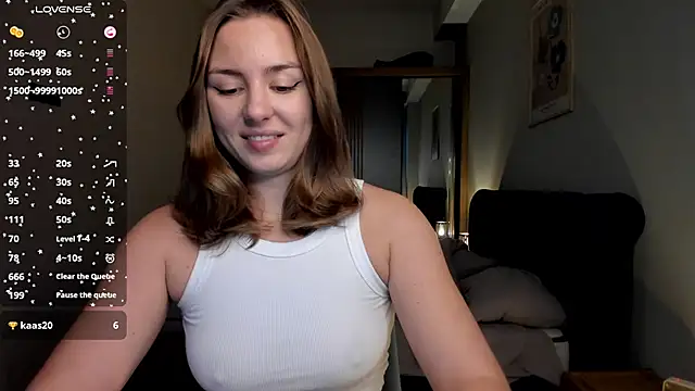 ThreeshaWhite online show from 16, 12, 2025