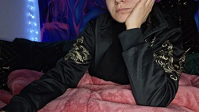 Cyndee Winter online show from 3, 2, 2025