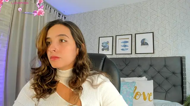 Snapshot of emma__smith1 chatting on 14, 3, 2025 emma smith1 online show from 14, 3, 2025