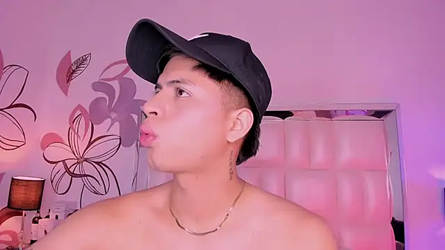 Snapshot of Niicky1_ chatting on 12, 12, 2024 Niicky1 online show from 12, 12, 2024