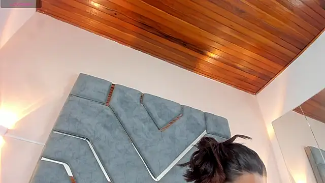 LucciaPorter online show from 6, 1, 2026