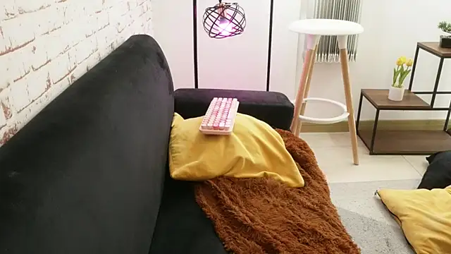 Sofhia cruz online show from 18, 12, 2025