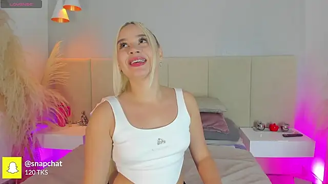 Snapshot of sofia_pamela chatting on 24, 10, 2025 sofia pamela online show from 24, 10, 2025