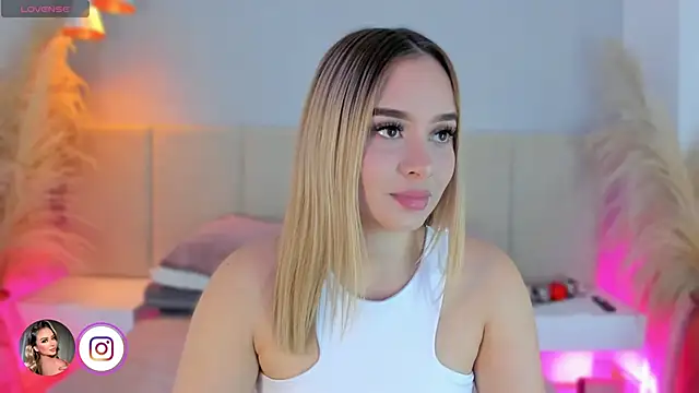 Snapshot of sofia_pamela chatting on 27, 2, 2026 sofia pamela online show from 27, 2, 2026