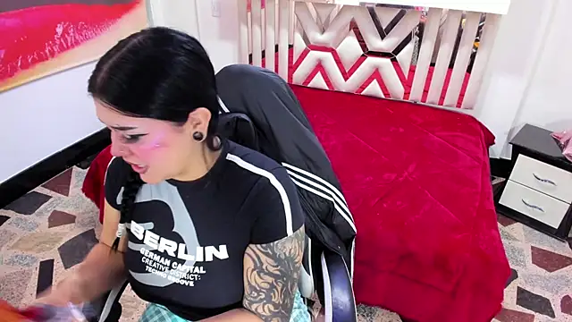 Snapshot of sara_winehouse1 chatting on 28, 7, 2026 sara winehouse1 online show from 28, 7, 2026