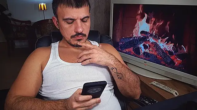 Snapshot of officeman7 chatting on 23, 12, 2024 officeman7 online show from 23, 12, 2024