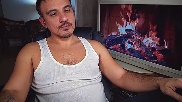 Snapshot of officeman7 chatting on 31, 12, 2024 officeman7 online show from 31, 12, 2024