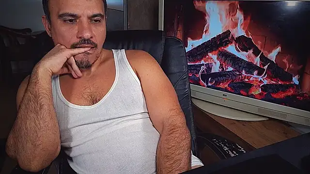 Snapshot of officeman7 chatting on 15, 2, 2025 officeman7 online show from 15, 2, 2025