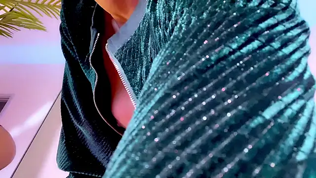 Snapshot of IzanamiTime chatting on 20, 12, 2025 IzanamiTime online show from 20, 12, 2025