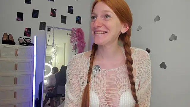 Snapshot of Aliceginger99 chatting on 19, 5, 2026 Aliceginger99 online show from 19, 5, 2026