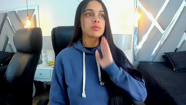 Snapshot of ChloeHarper_ chatting on 6, 10, 2025 ChloeHarper online show from 6, 10, 2025
