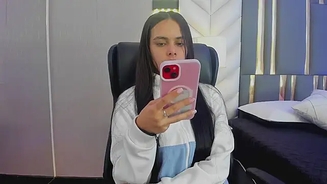 Snapshot of ChloeHarper_ chatting on 21, 6, 2026 ChloeHarper online show from 21, 6, 2026