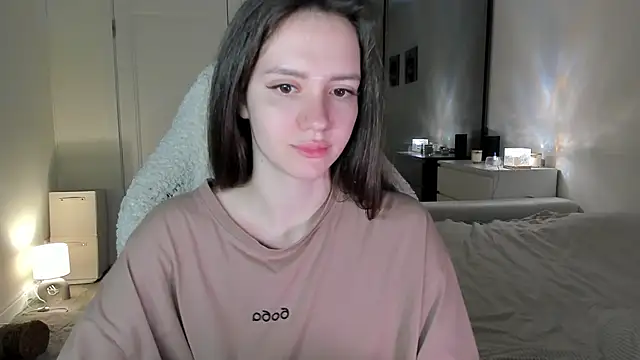 Snapshot of Sonia_moon_ chatting on 12, 10, 2025 Sonia moon  online show from 12, 10, 2025