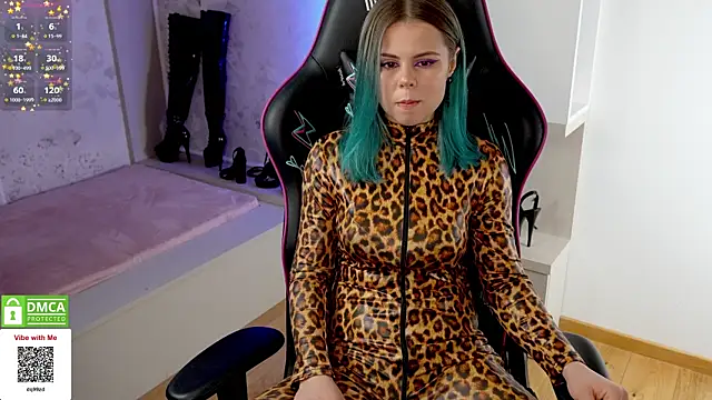 Latex Kitty online show from 14, 1, 2025